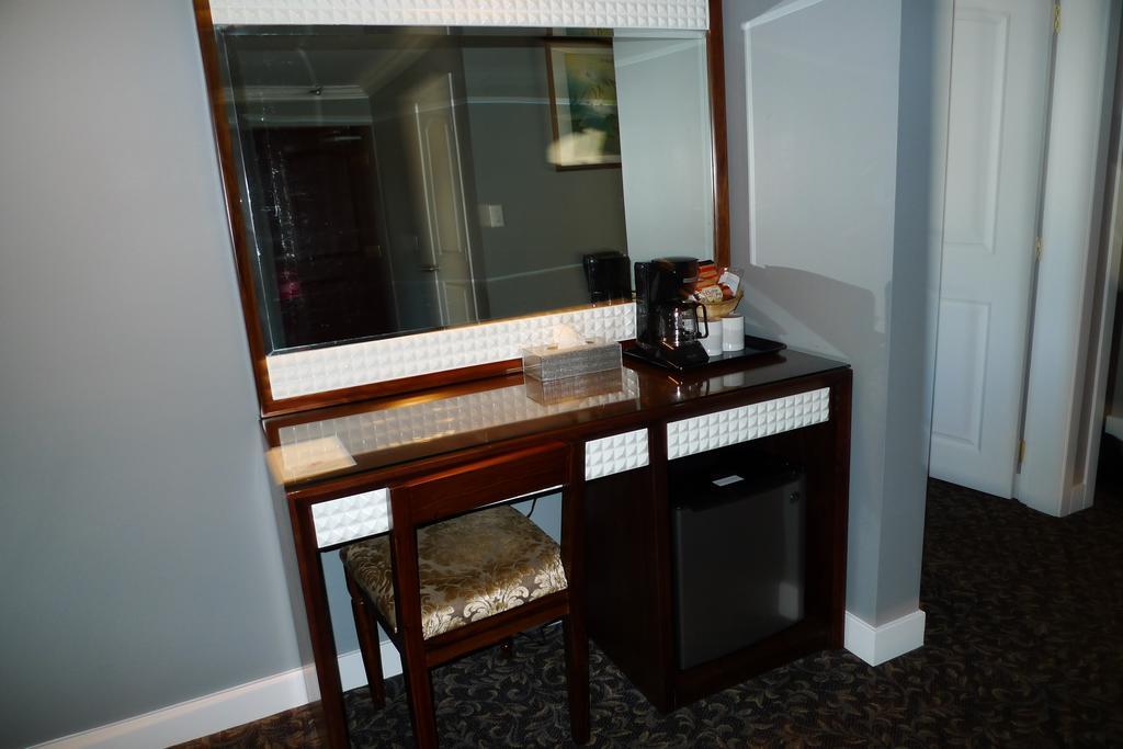 The Deluxe Hotel Vancouver Eksteriør billede