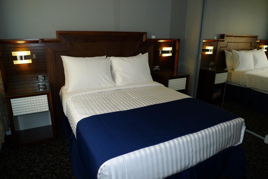 The Deluxe Hotel Vancouver Eksteriør billede